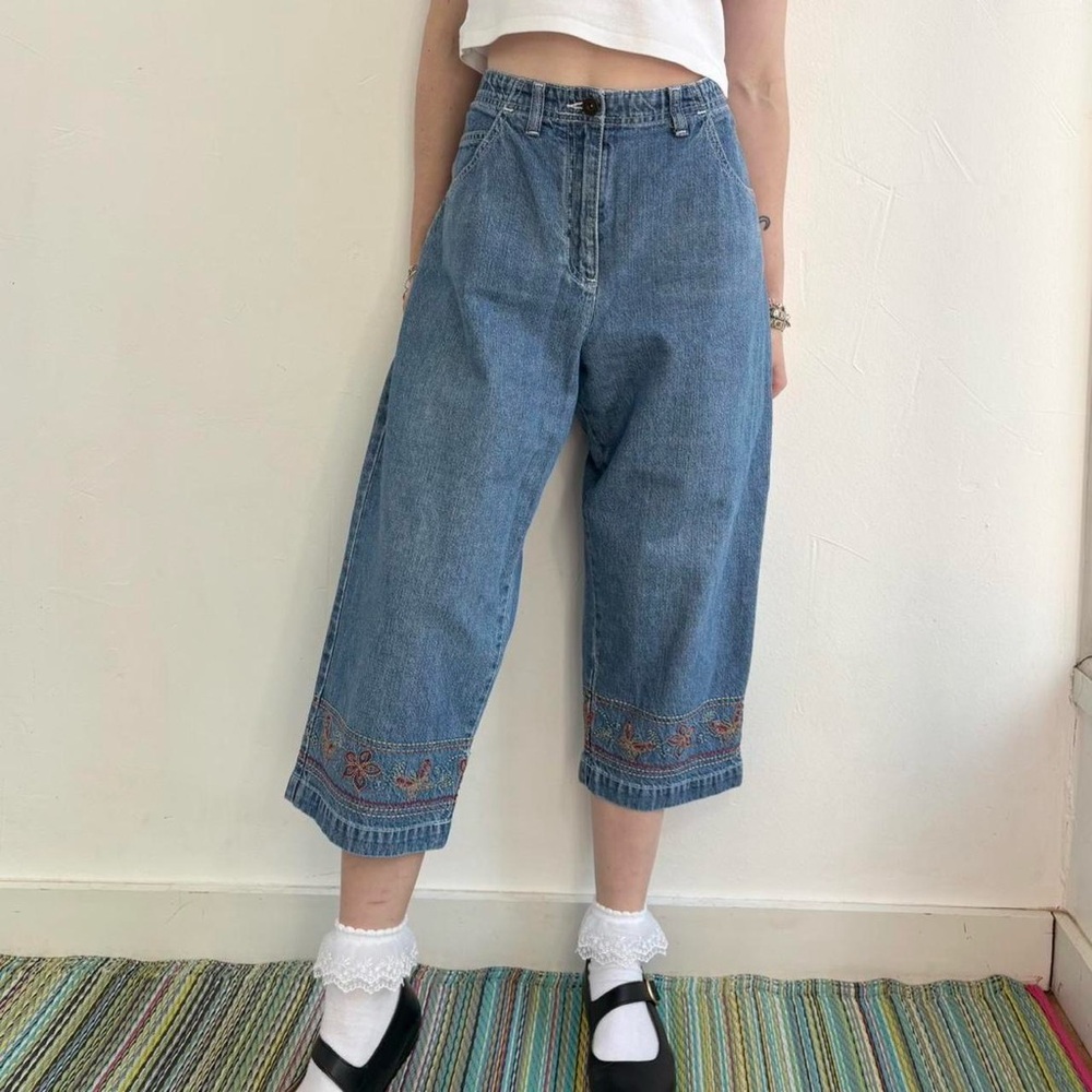 Y2K denim capri pants with embroidered butterfly floral designs
